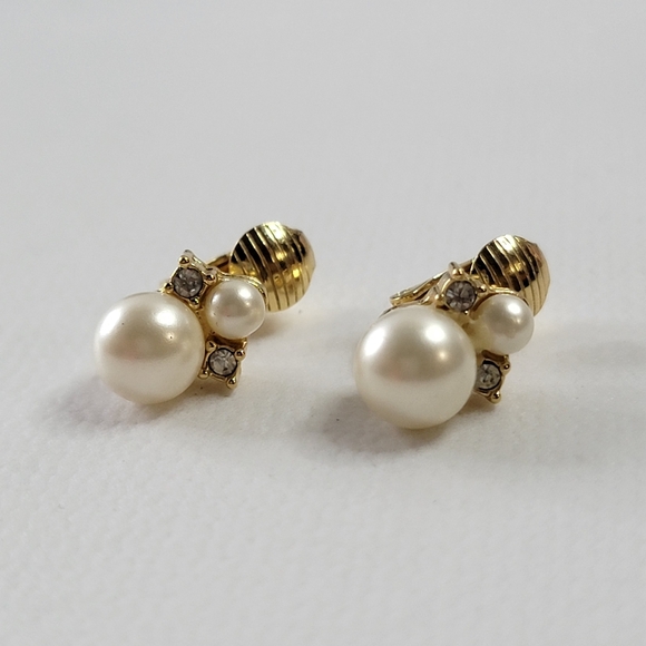 CHRISTIAN DIOR Pearl Rhinestone Gold Tone Clip Earrings - Picture 4 of 9